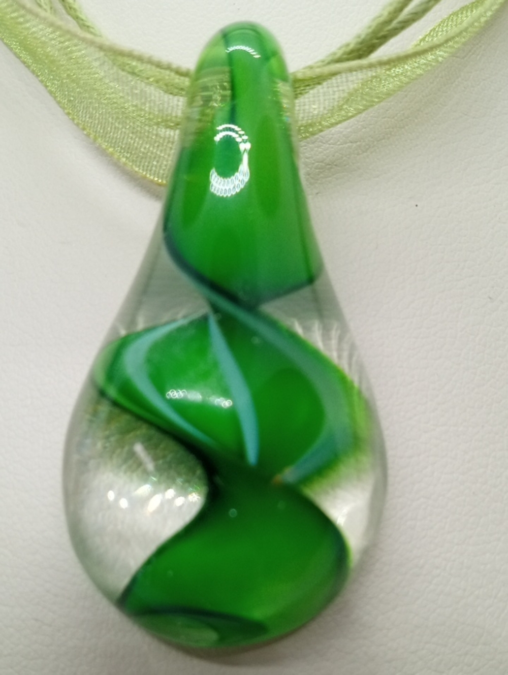 ARTISAM GREEN SWIRL LIFE GLASS DROP - Picture 7 of 7
